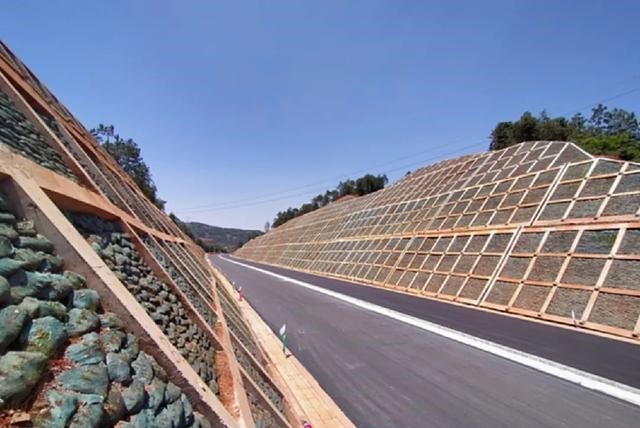 上海勋飞助力云南省道S11曲靖至师宗高速公路安全通行(图2) 上海勋飞助力云南省道S11曲靖至师宗高速公路安全通行(图2)